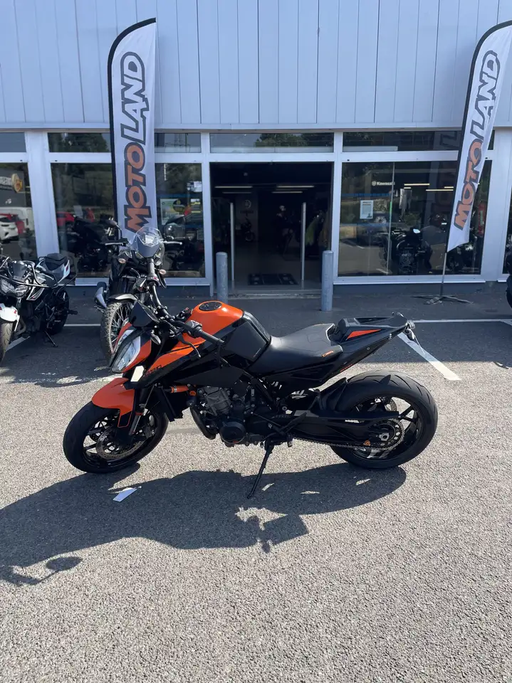 KTM 890 Duke