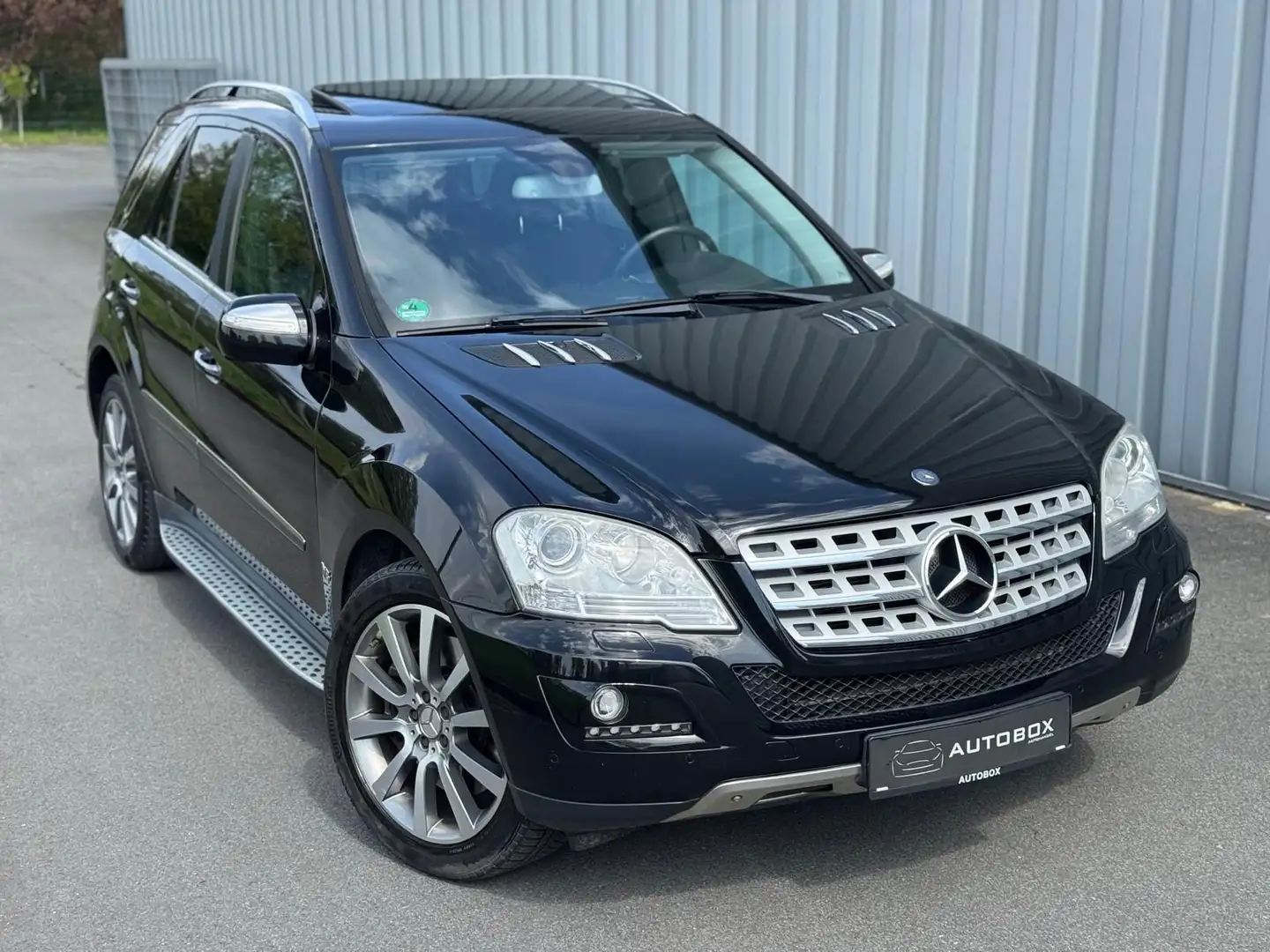 Mercedes-Benz ML 500 ML500 *LPG*HARMAN*MEMORY*AIRMATIC*AHK*XENON*SD* Schwarz - 1