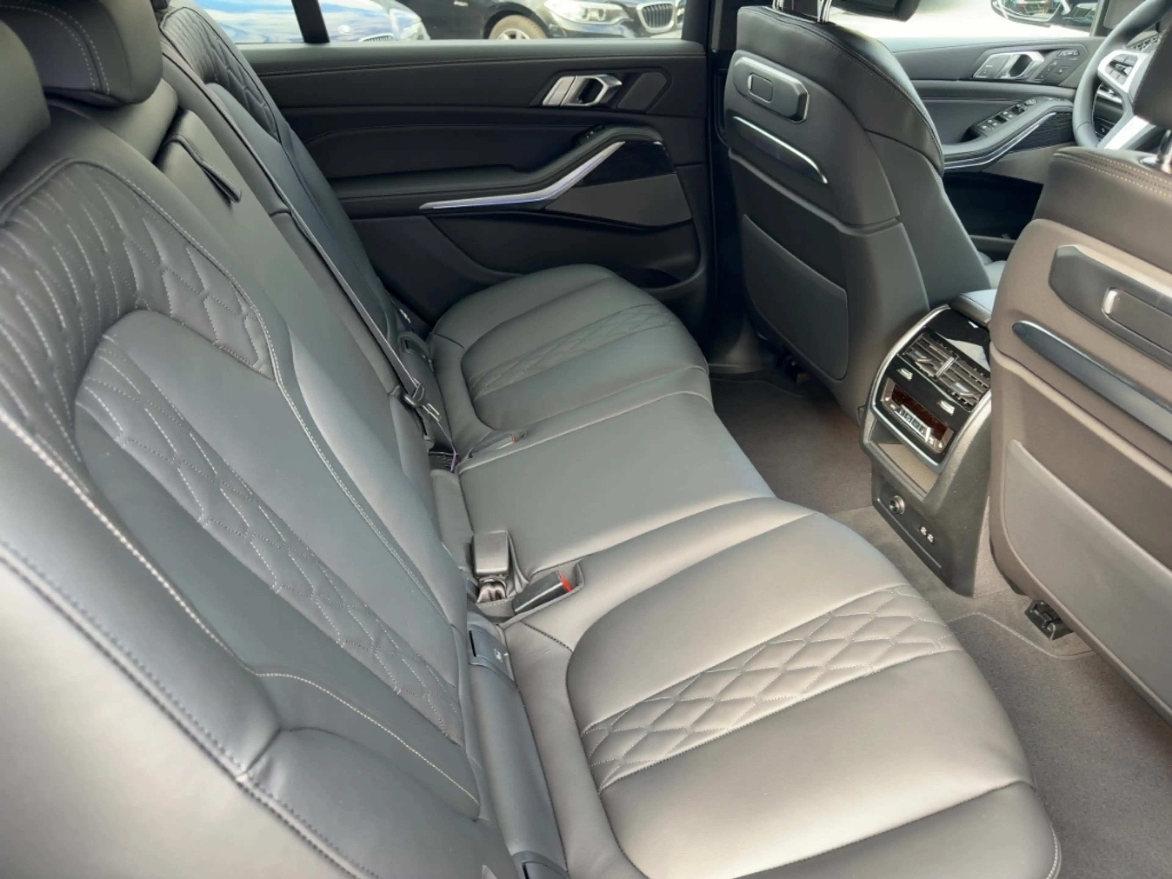 BMW X7 xDrive 40d Sportpaket HUD Luftfederung Niveau Stan — photo 7