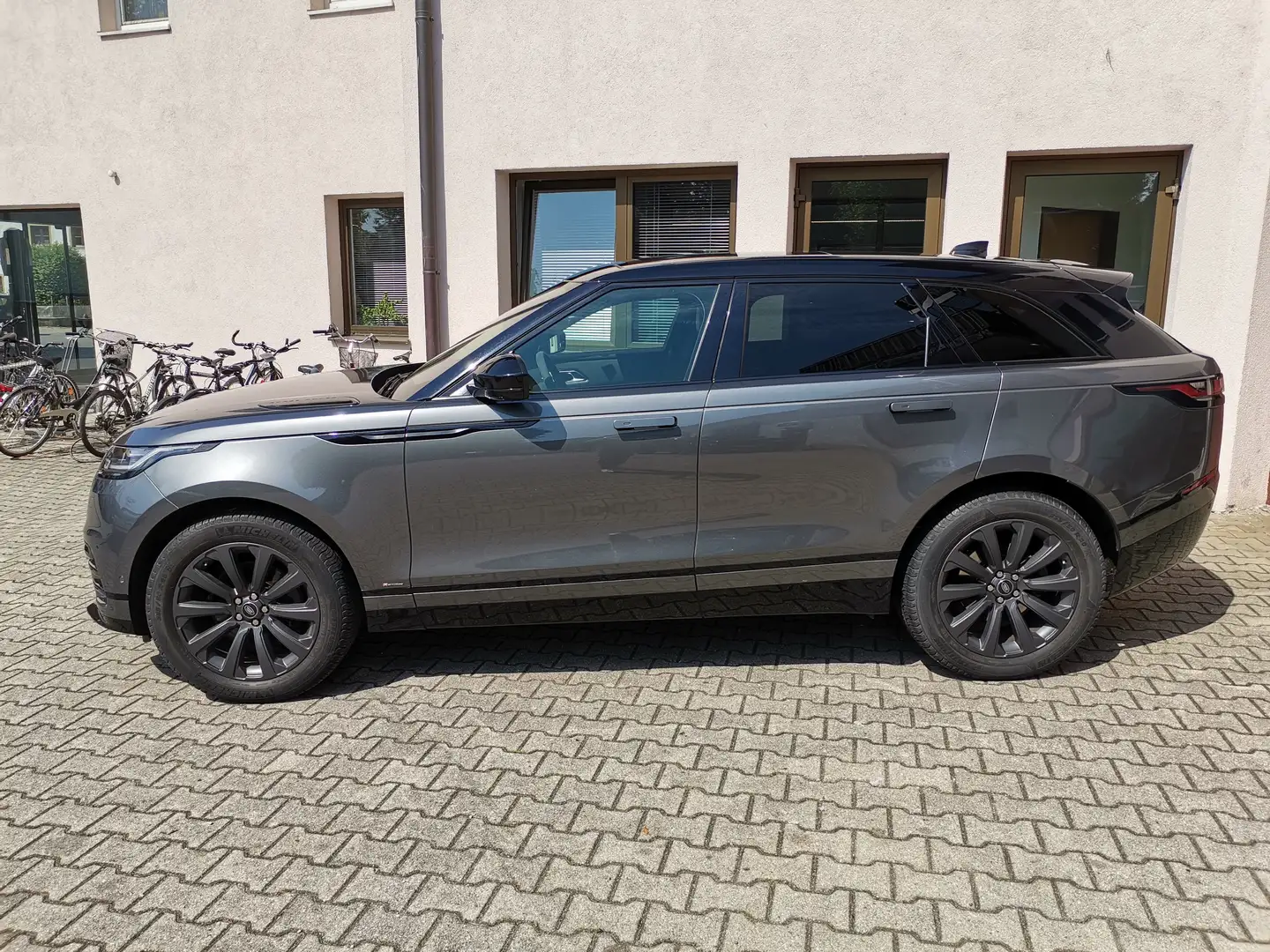 Land Rover Range Rover Velar 3.0d R-Dynamic Grau - 2