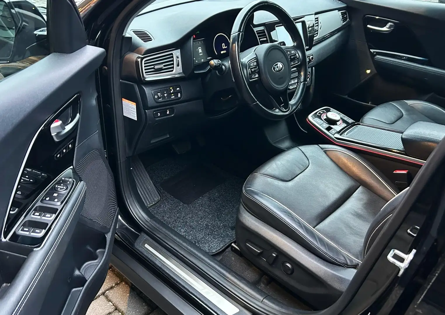 Kia e-Niro ExecutiveLine 64 kWh - BTW auto - APK 01-2028 Negro - 2