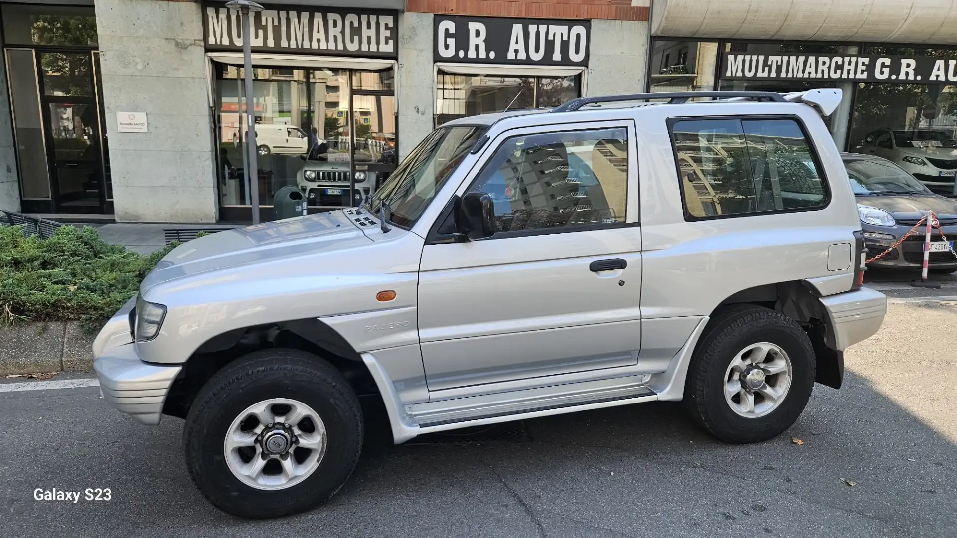 Mitsubishi Pajero 2.5 TDI MT Sp.A. GLS Elegance Silber - 2