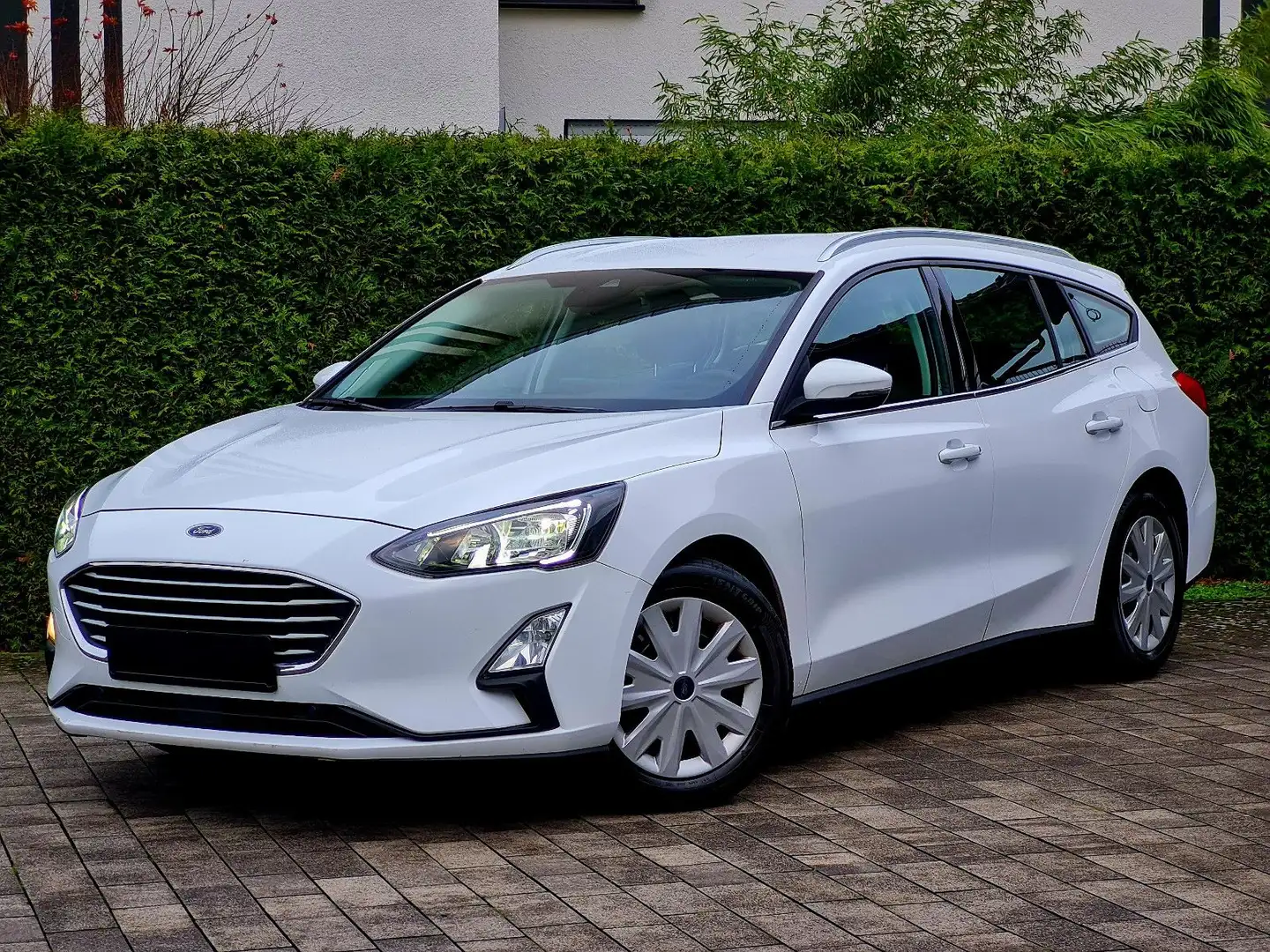 Ford Focus Turnier Cool & Connect (Automatik, Kamera) Bianco - 1
