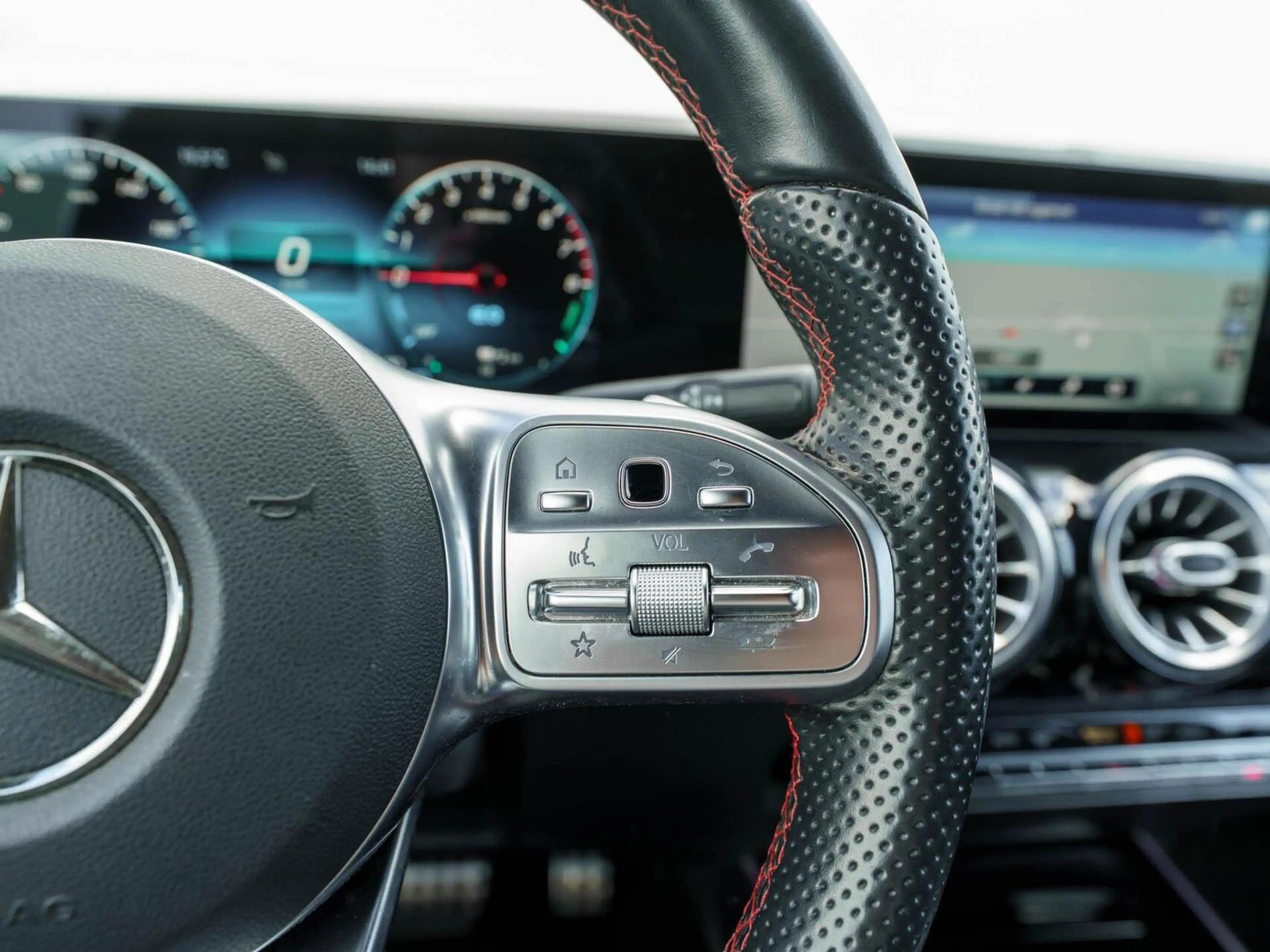 Mercedes-Benz B 250 e AMG Business Solution | Navigatie | Camera | Sfe — photo 33