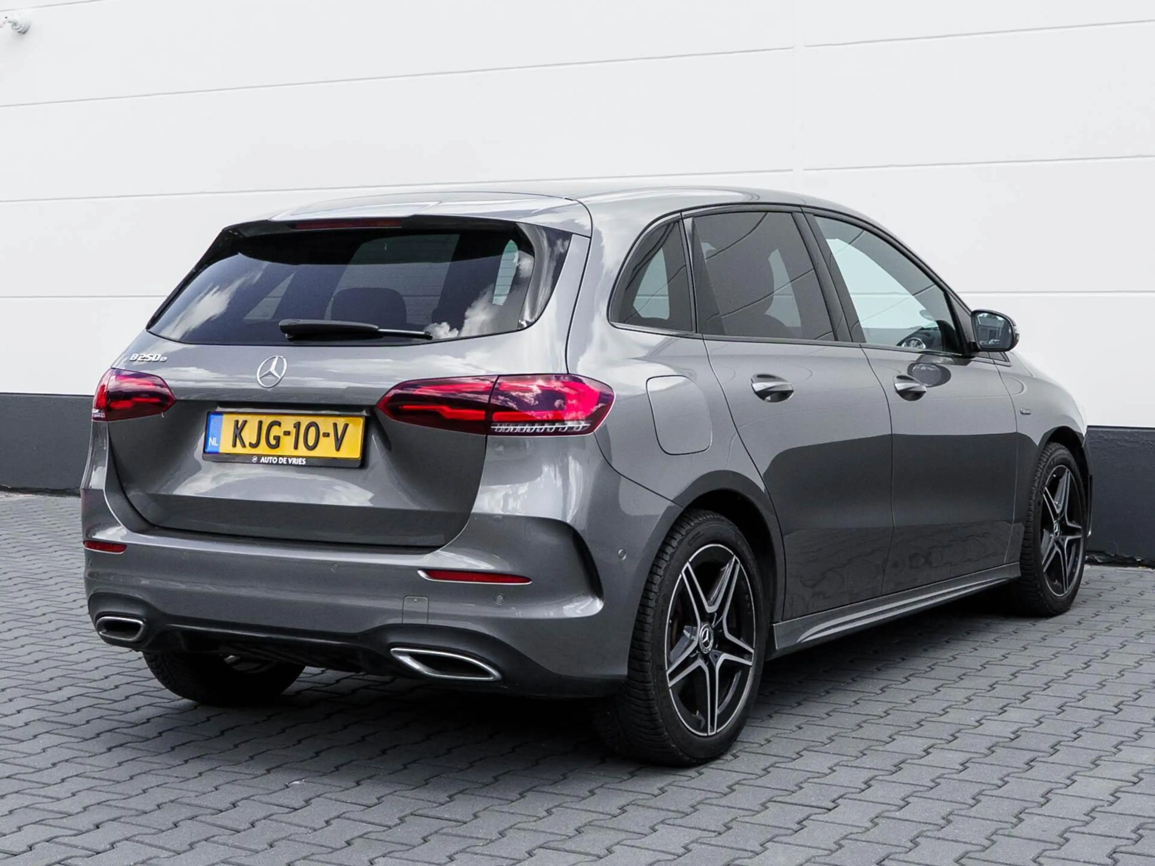 Mercedes-Benz B 250 e AMG Business Solution | Navigatie | Camera | Sfe — photo 3