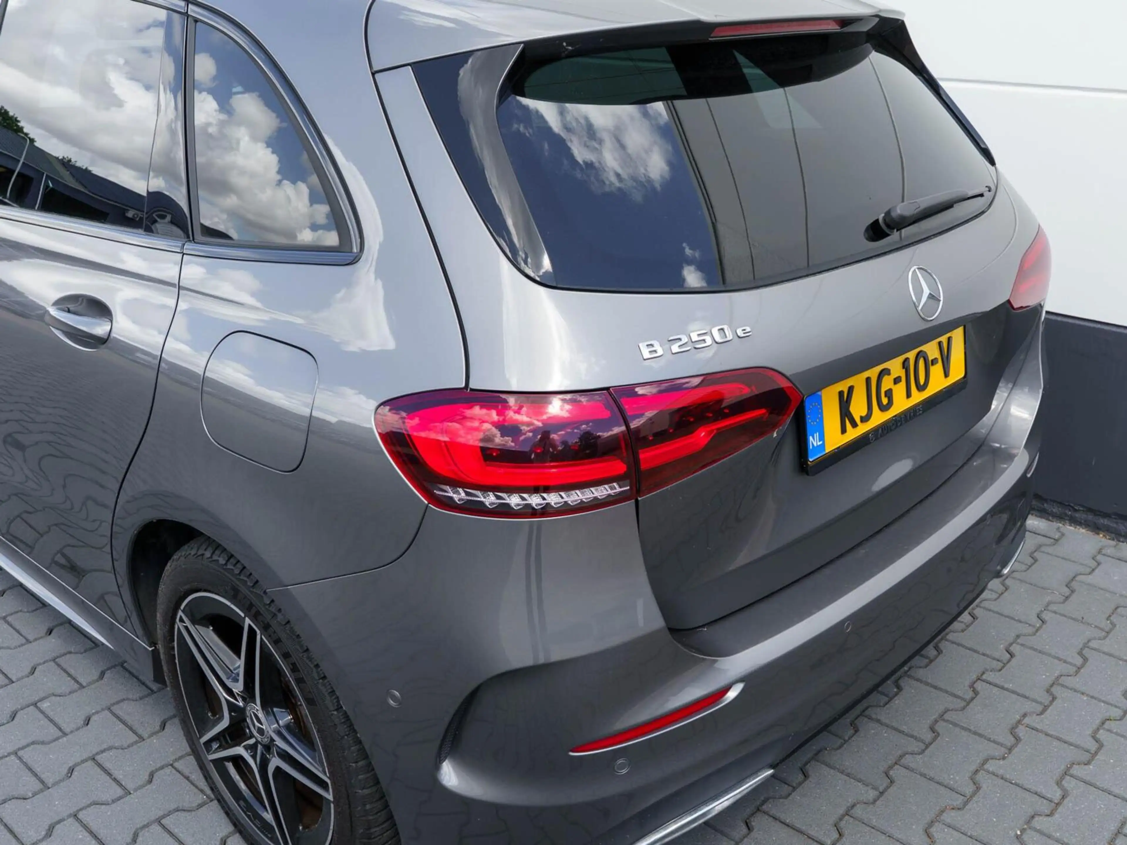 Mercedes-Benz B 250 e AMG Business Solution | Navigatie | Camera | Sfe — photo 42