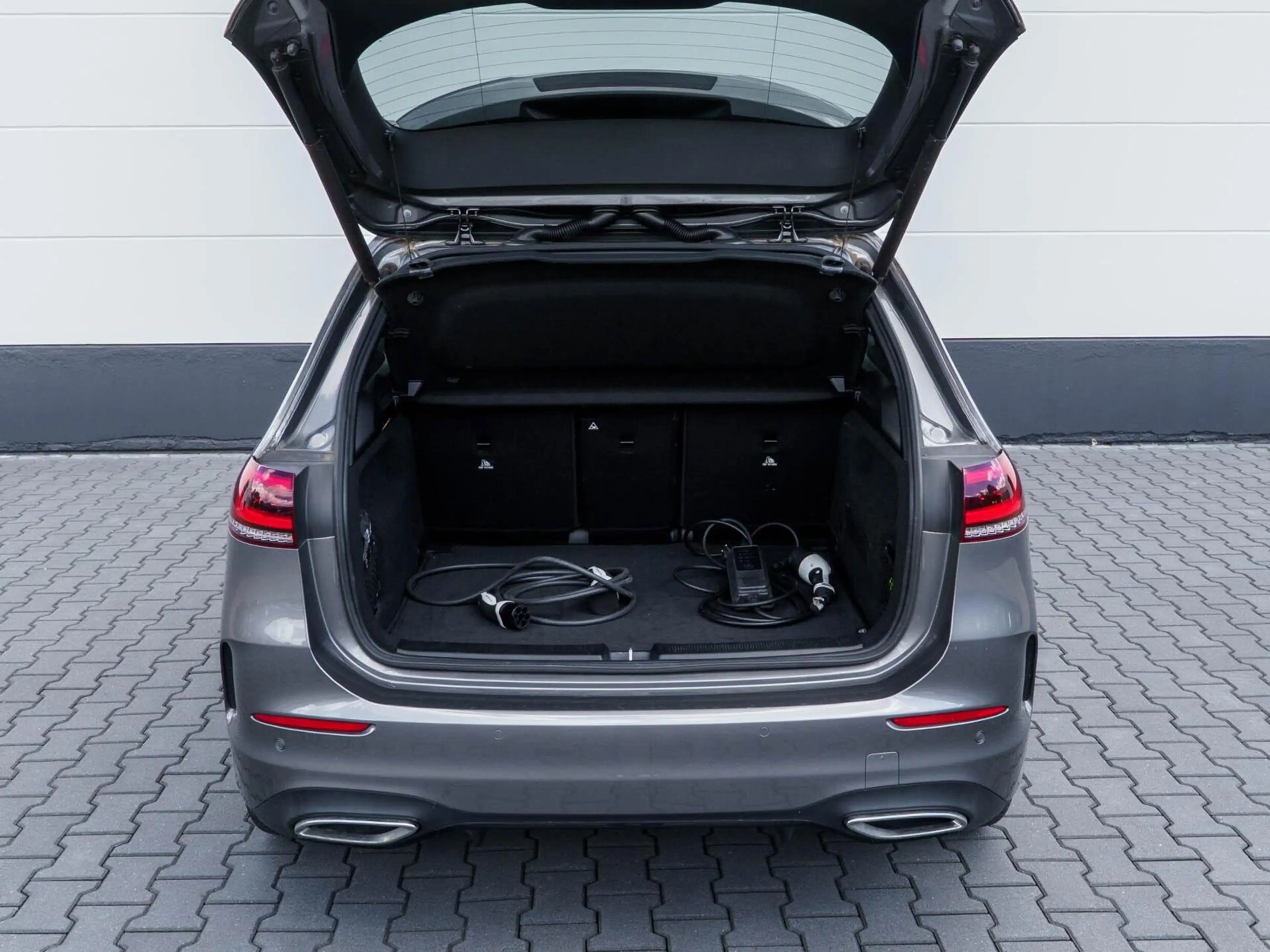 Mercedes-Benz B 250 e AMG Business Solution | Navigatie | Camera | Sfe — photo 45