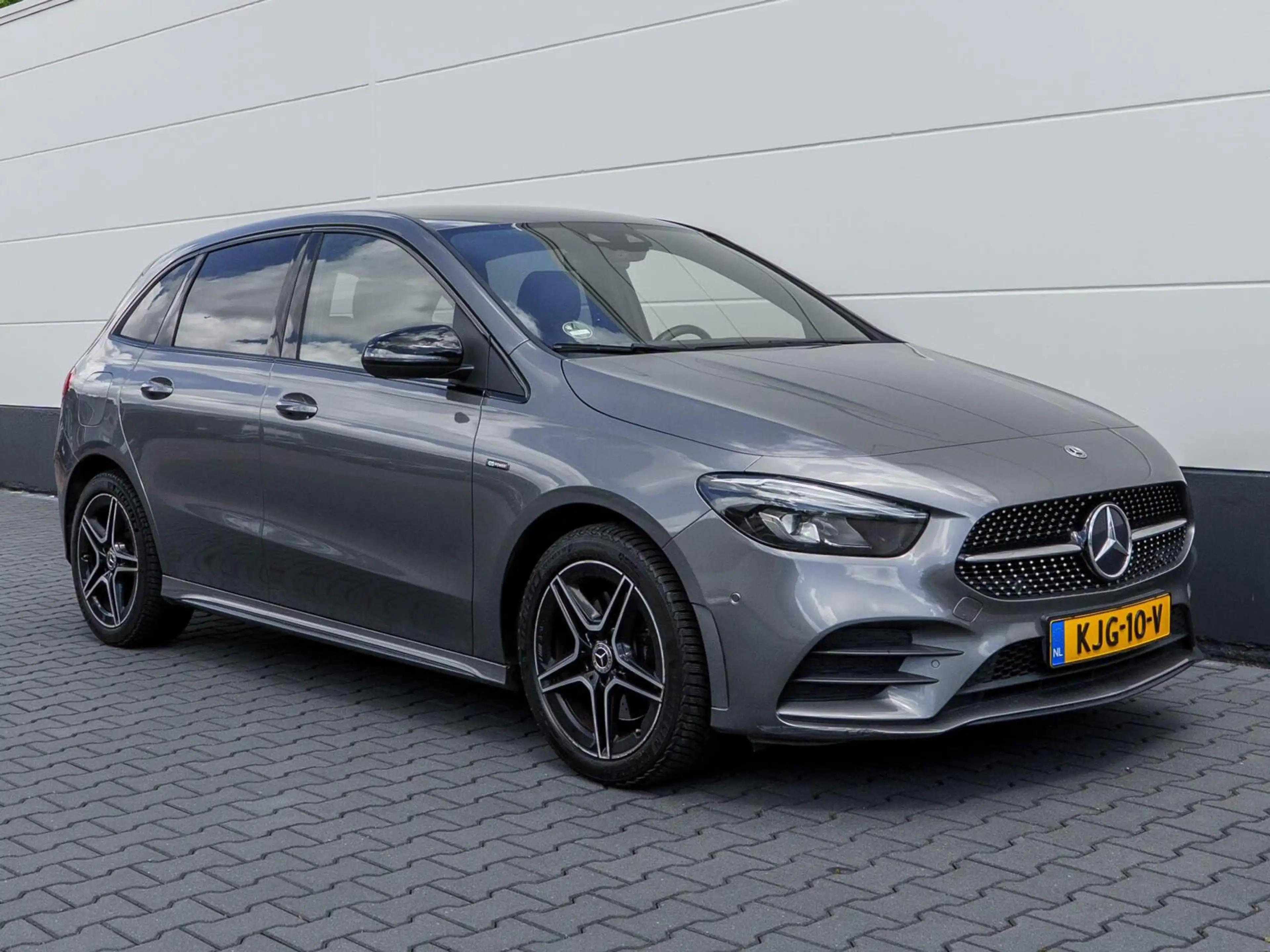 Mercedes-Benz B 250 e AMG Business Solution | Navigatie | Camera | Sfe — photo 14