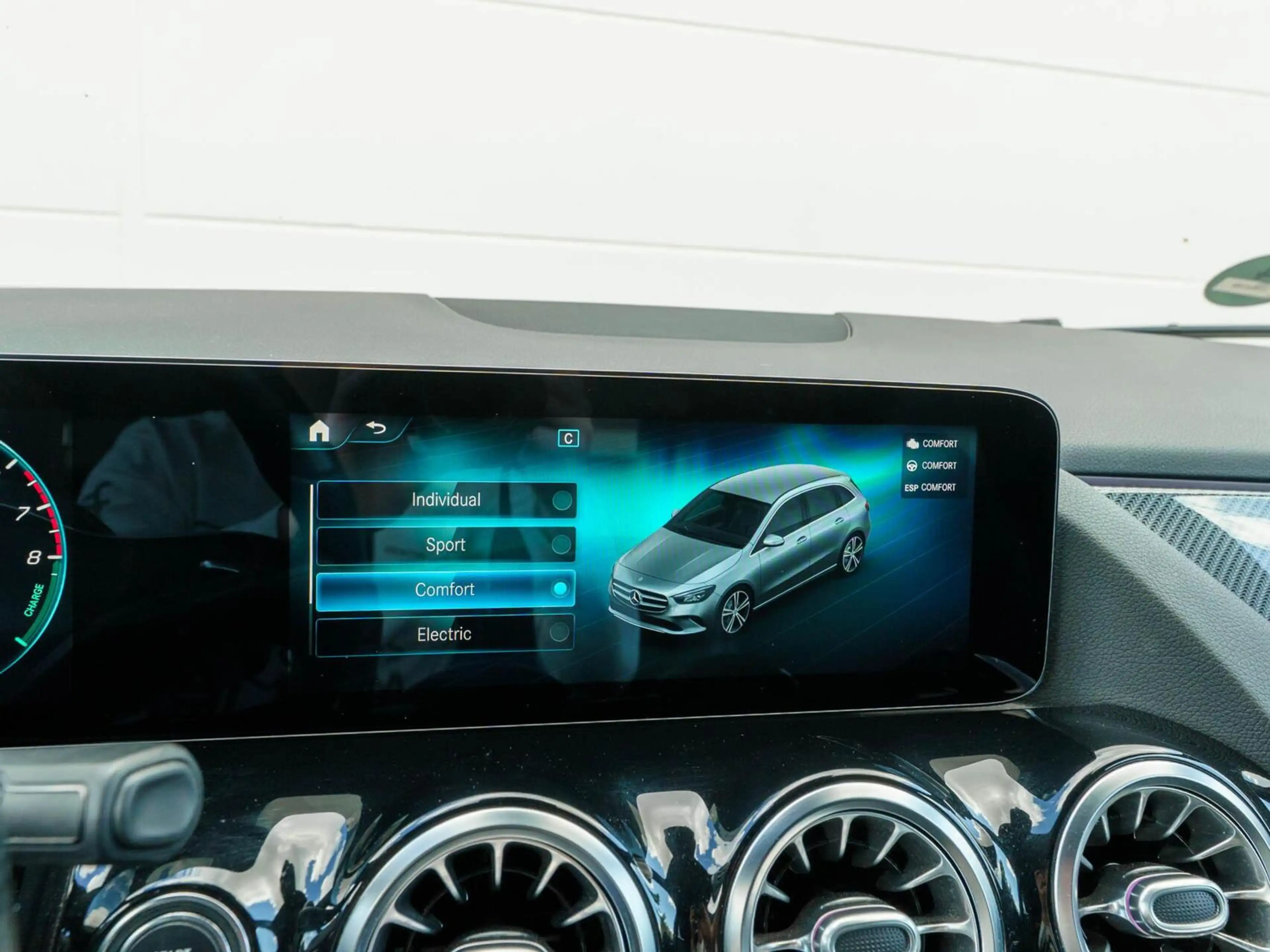 Mercedes-Benz B 250 e AMG Business Solution | Navigatie | Camera | Sfe — photo 23