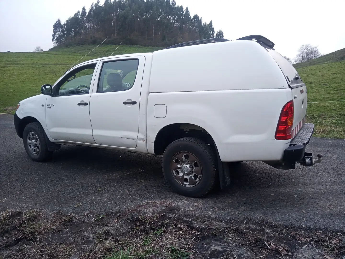 Toyota Hilux Hilux 2.5D-4D Cabina Doble GX Blanco - 1
