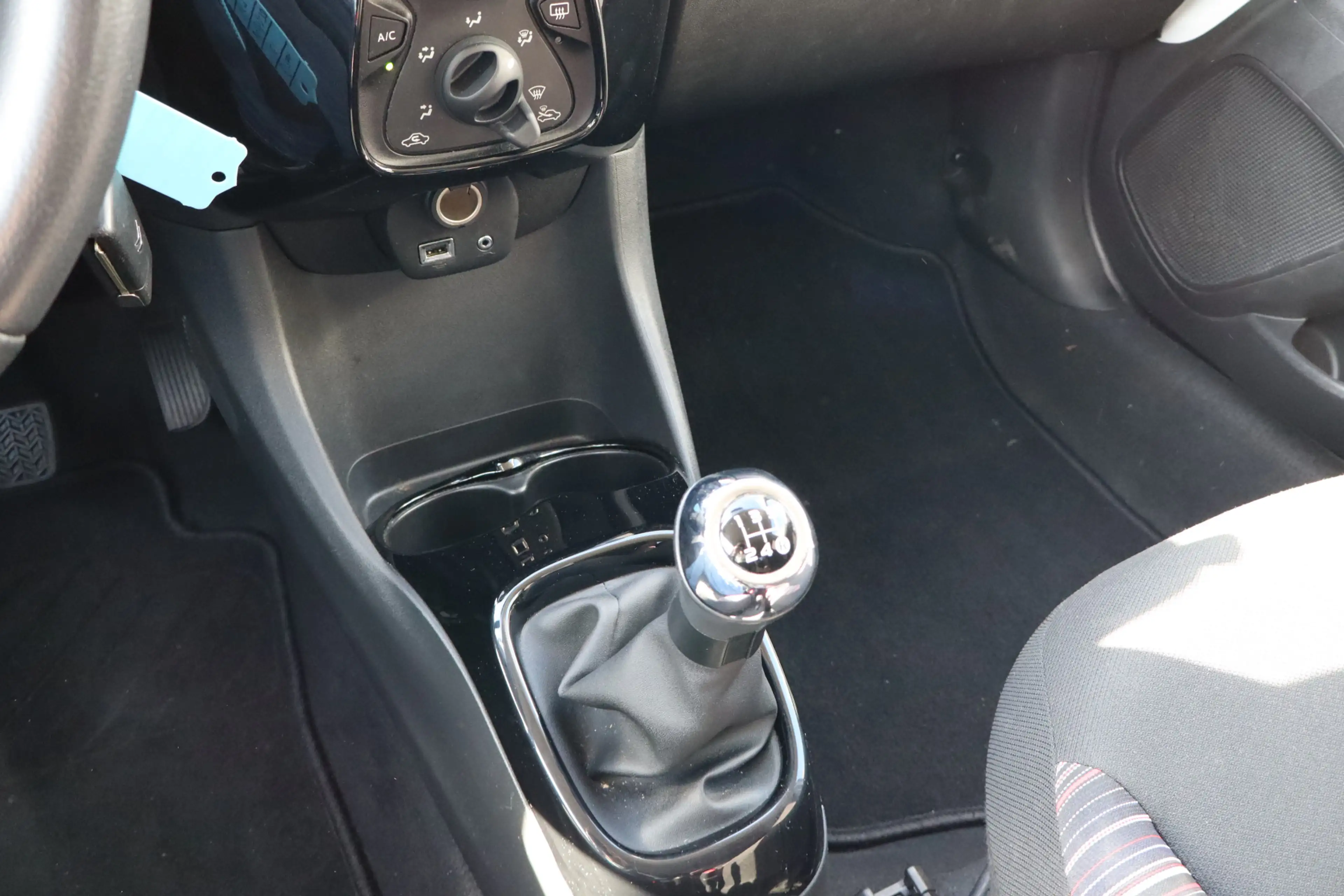 Citroen C1 1.0 VTi Nederlandse auto/Apple carplay/Achteruitri — photo 16