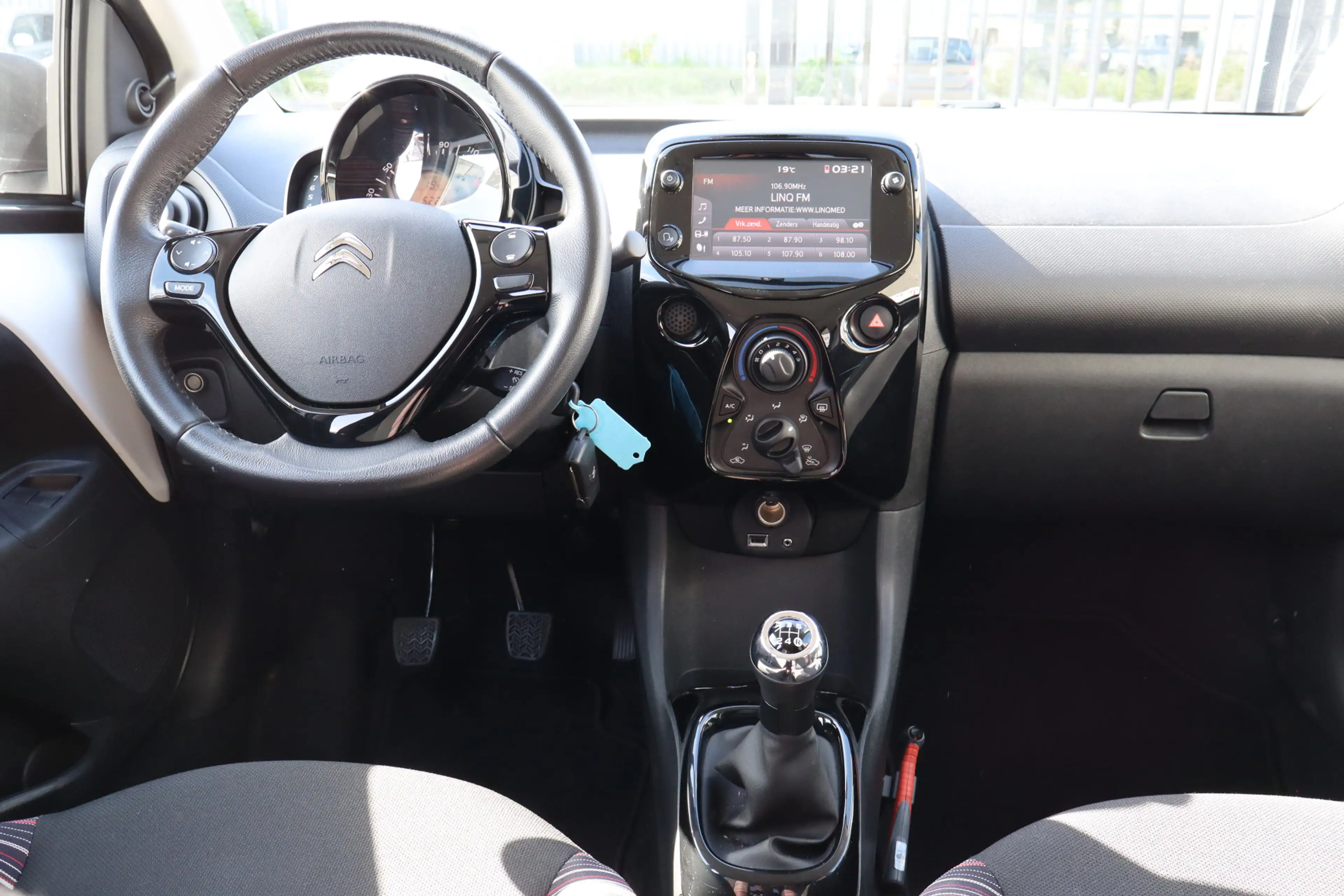 Citroen C1 1.0 VTi Nederlandse auto/Apple carplay/Achteruitri — photo 11