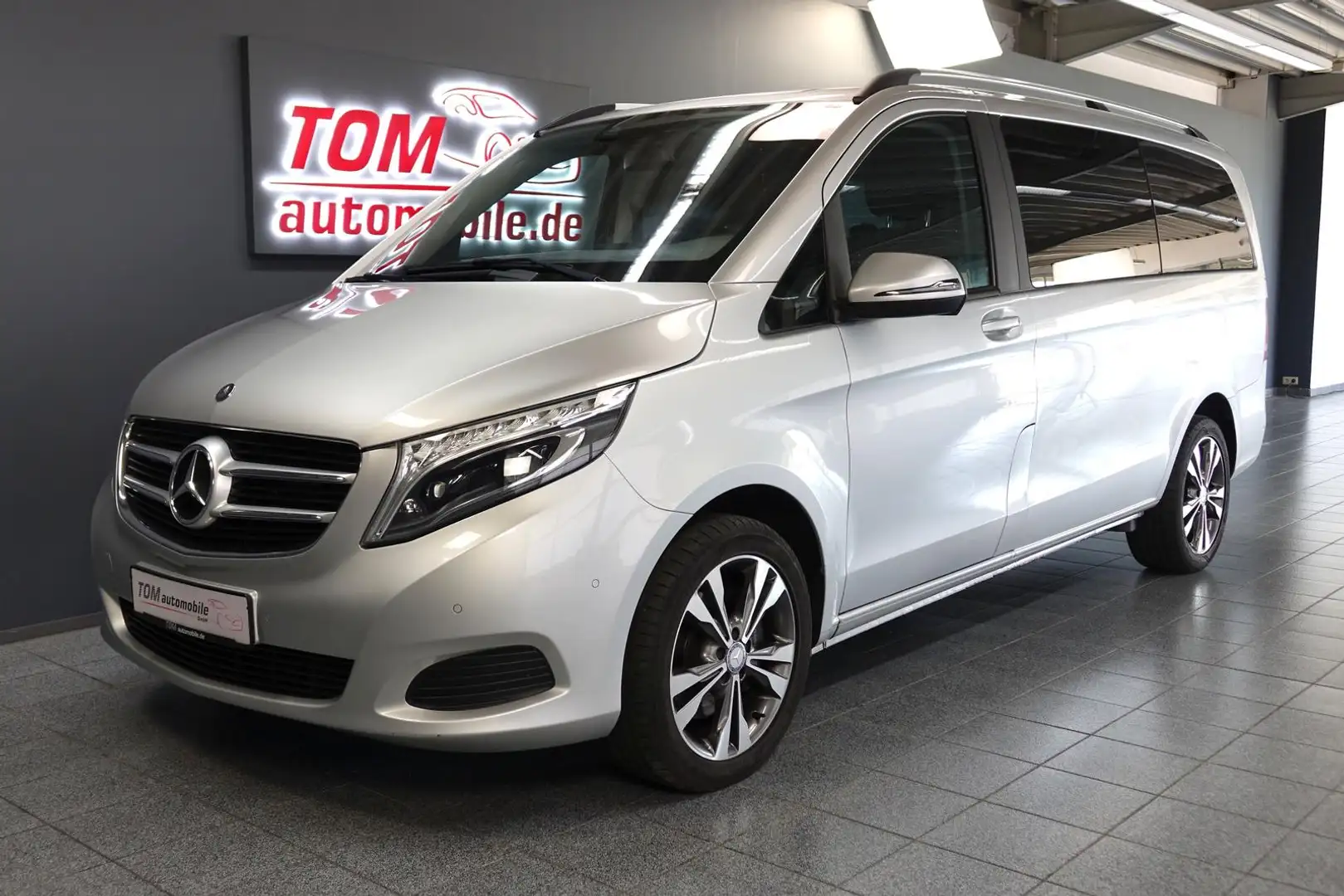 Mercedes-Benz V 250 d lang Edition Score 7 Sitze NAV*CAM*AHK Silber - 2