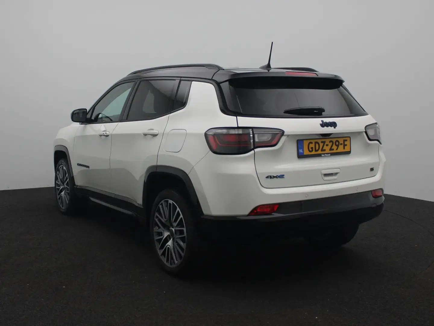 Jeep Compass 4xe 240 Plug-in Hybrid Electric Summit Wit - 2