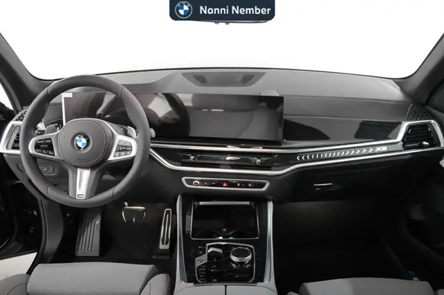 BMW X5 view 11