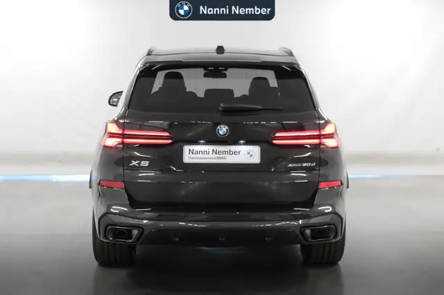BMW X5 view 4