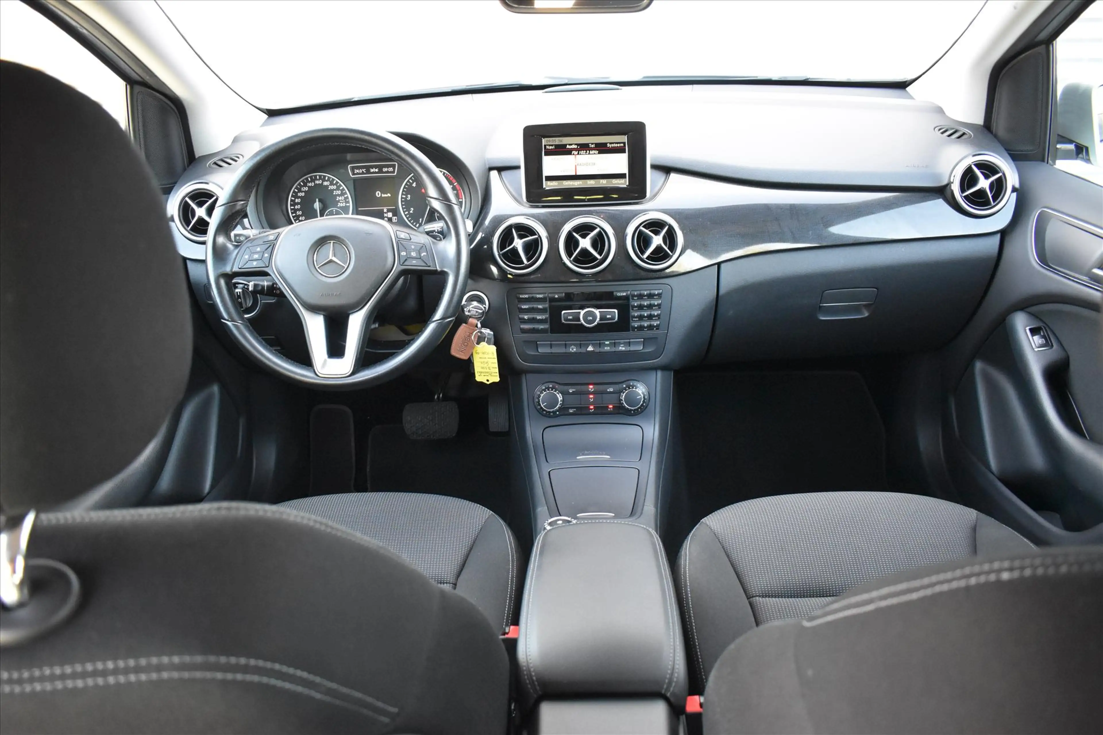 Mercedes-Benz B 250 2.0 B250 Ambition AUTOMAAT | Camera | Navi | Wegkl — photo 11