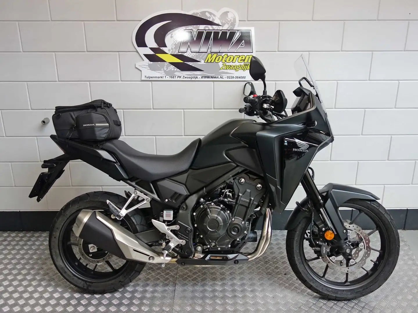 Honda NX 500 Zwart - 1