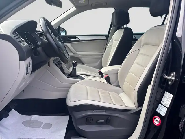 Volkswagen Tiguan view 6