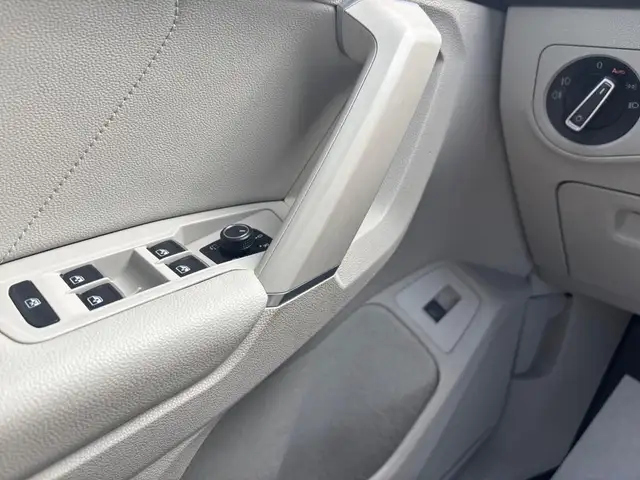 Volkswagen Tiguan view 12