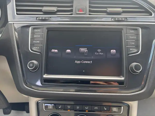 Volkswagen Tiguan view 9