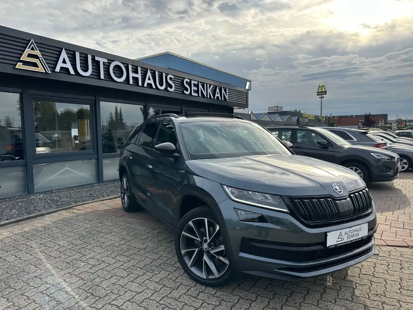 Skoda Kodiaq Sportline 4x4*STANDH*AHK*PANO*360°* Gris - 1