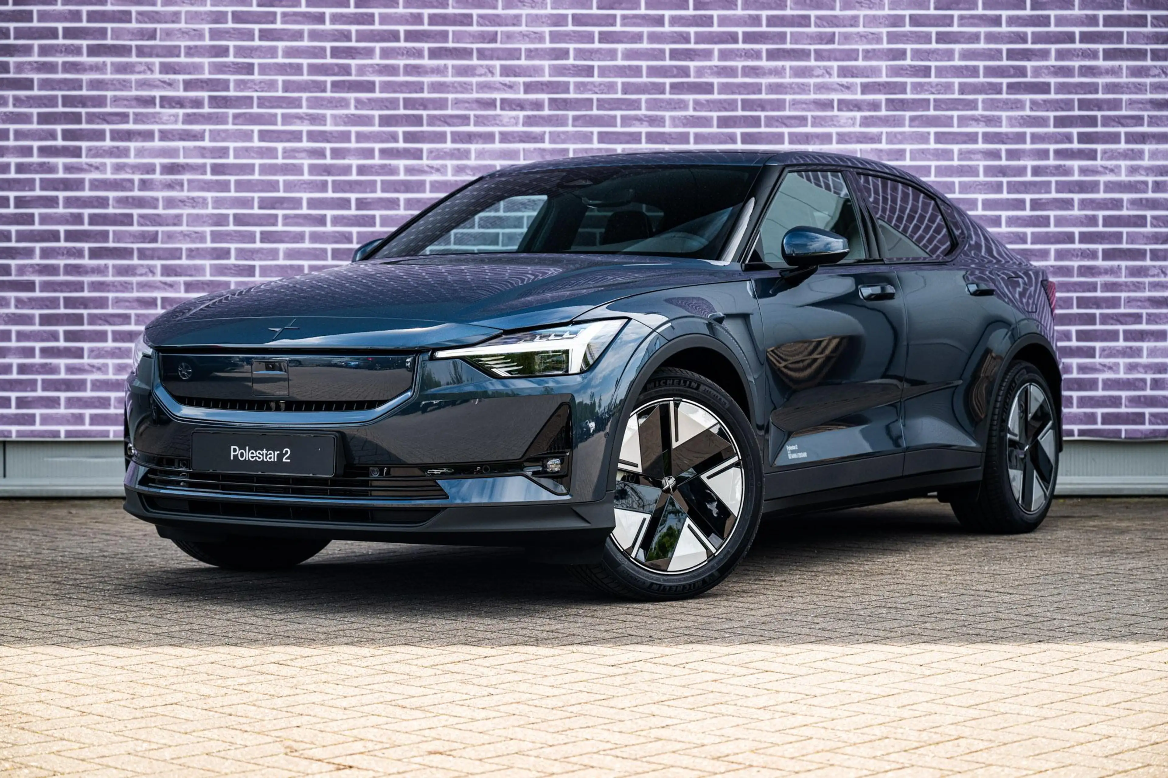 Polestar 2 Long Range Single Motor Prime 82 kWh | Pixel LED |
