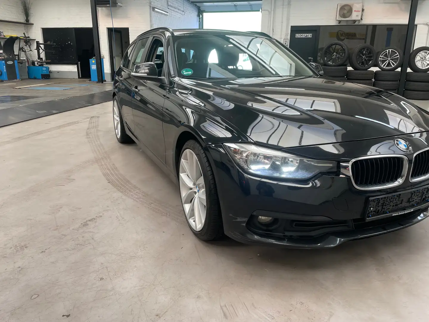 BMW 316 316d Touring Aut. Sport Line - 2