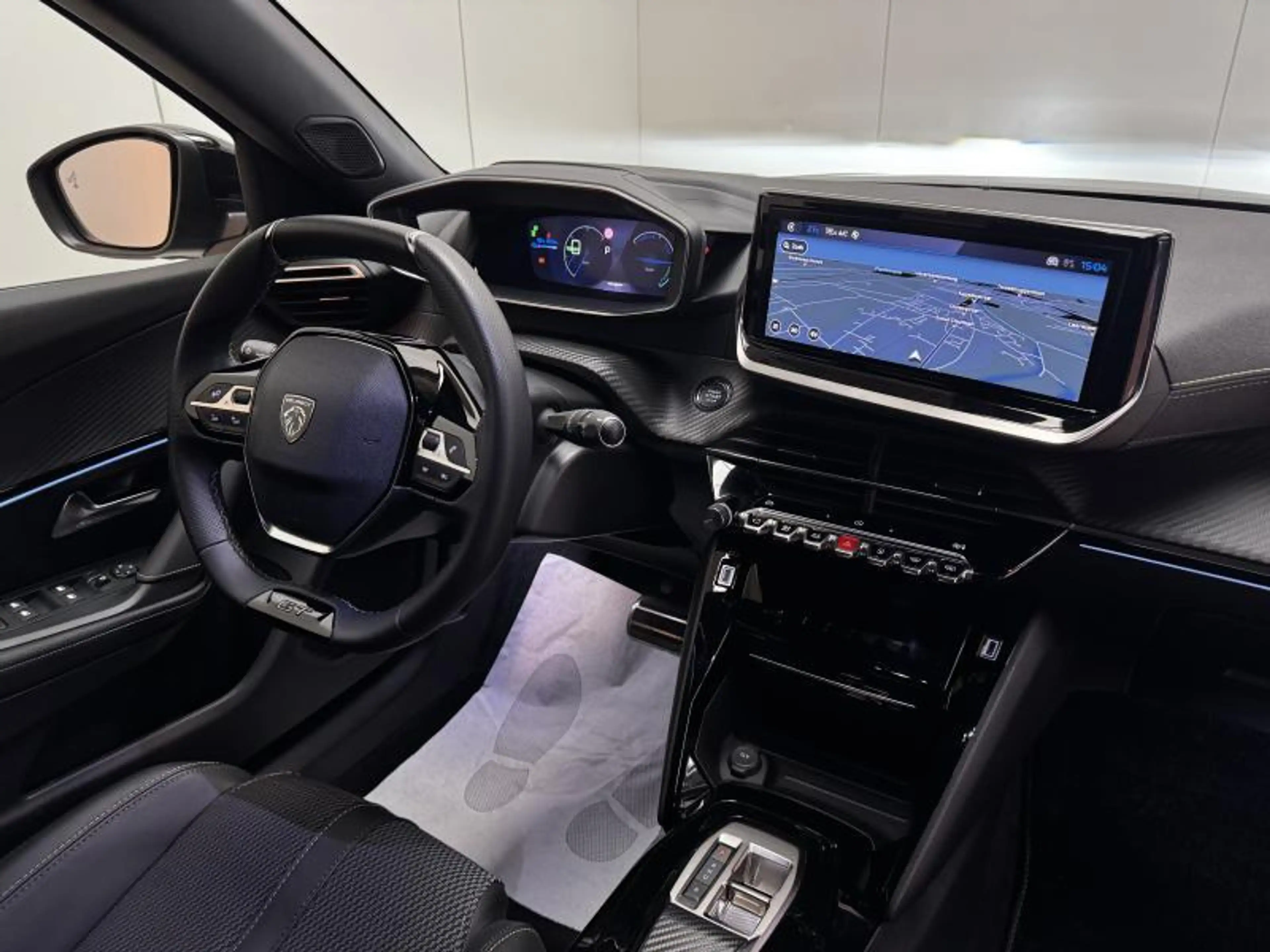 Peugeot 2008 50KWh GT **SELENIUM** LED|GPS|PDC|CRUISE|CAM|CARPL — photo 14