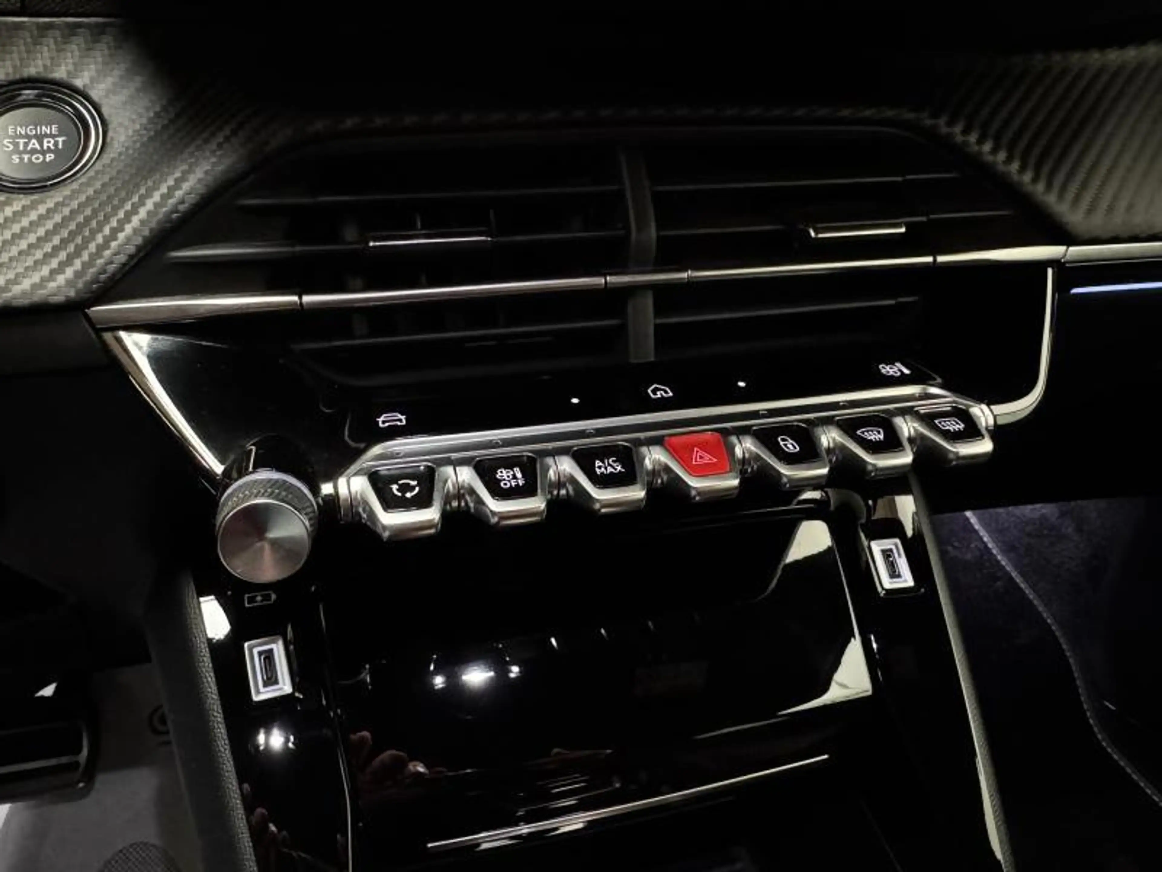 Peugeot 2008 50KWh GT **SELENIUM** LED|GPS|PDC|CRUISE|CAM|CARPL — photo 22