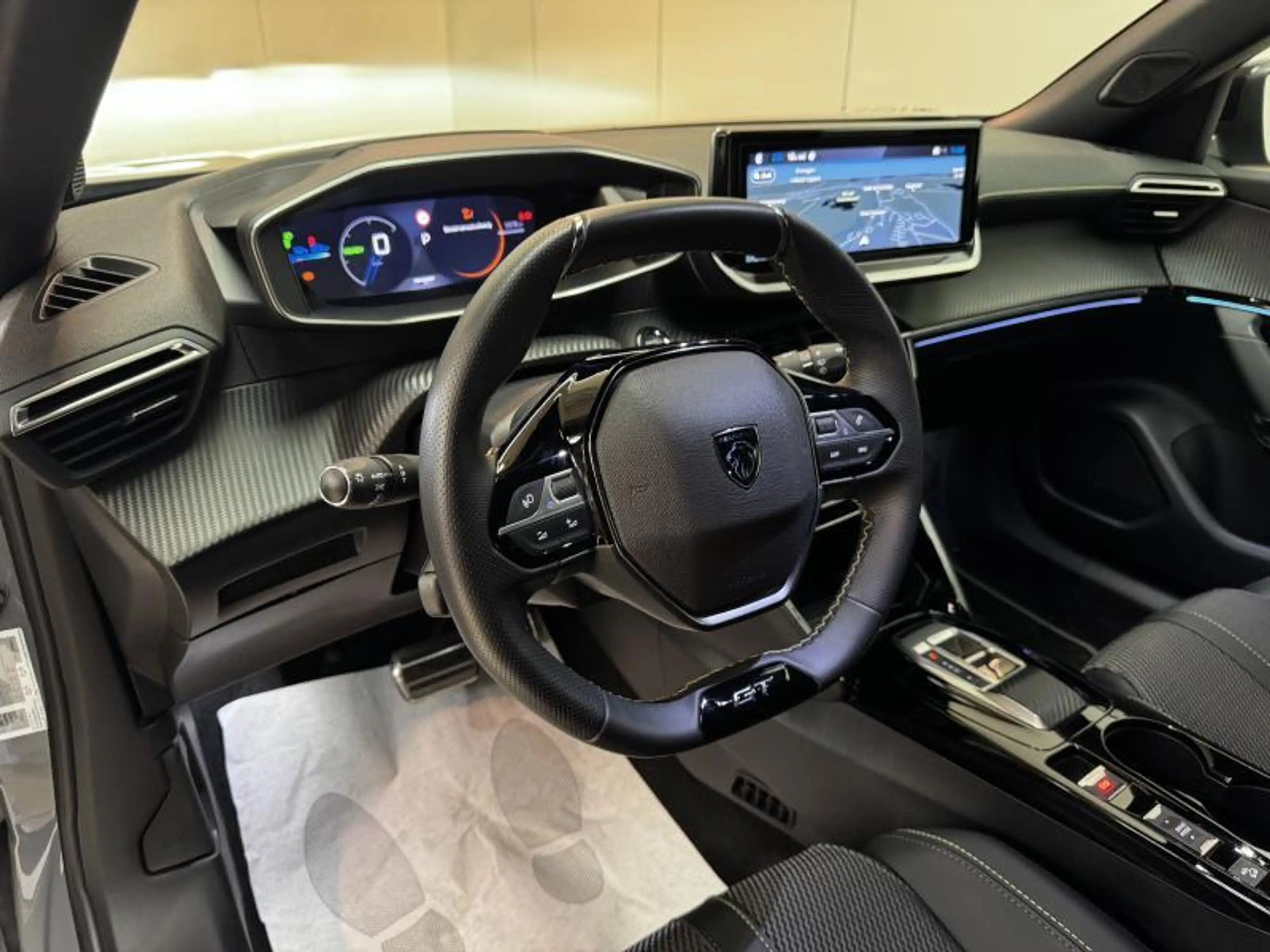 Peugeot 2008 50KWh GT **SELENIUM** LED|GPS|PDC|CRUISE|CAM|CARPL — photo 24