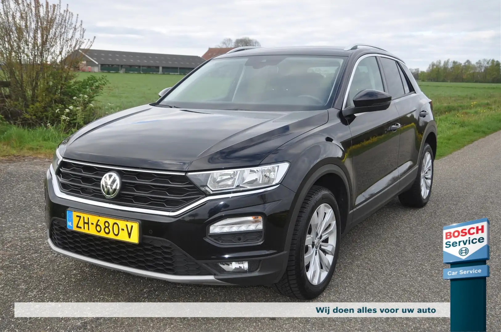 Volkswagen T-Roc 1.5TSI Automaat ACT Comfort Line Zwart - 1