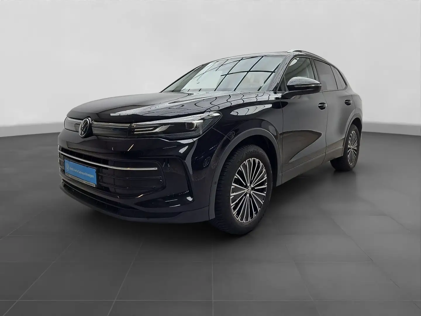 Volkswagen Tiguan 1.5 eTSI DSG LIFE PANO AHK LM18 behMFL Schwarz - 2