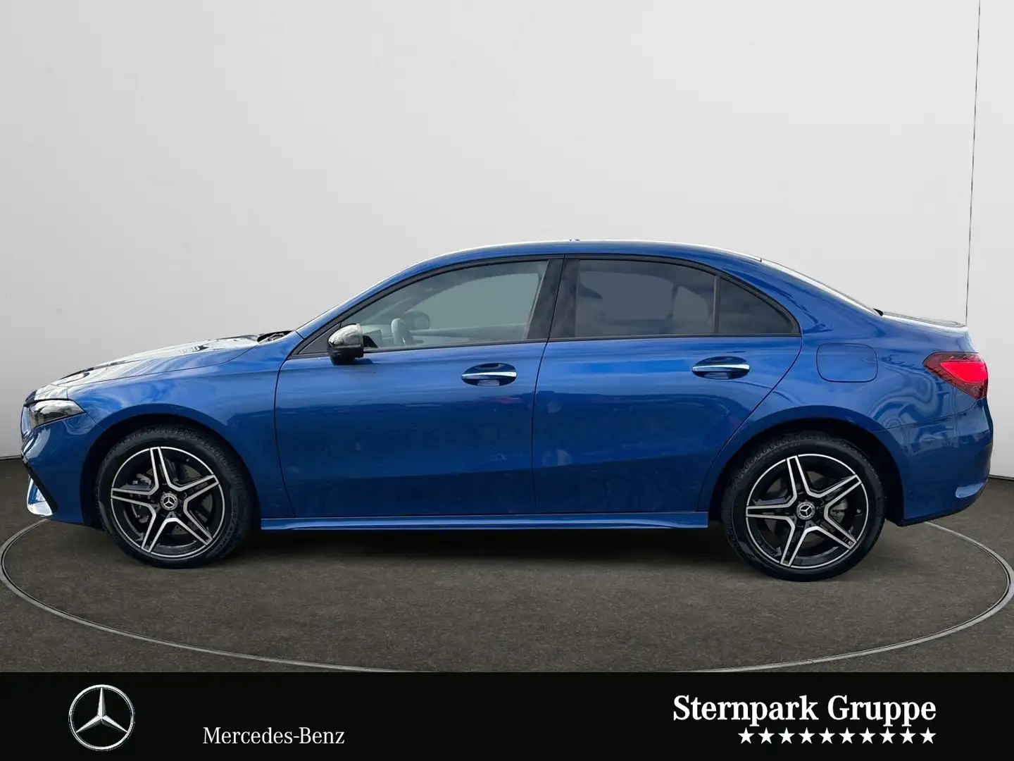 Mercedes-Benz A 250 A 250 e LIM. AMG-Line NIGHT-PKT*360°RFK*DISTRO.* Blau - 2