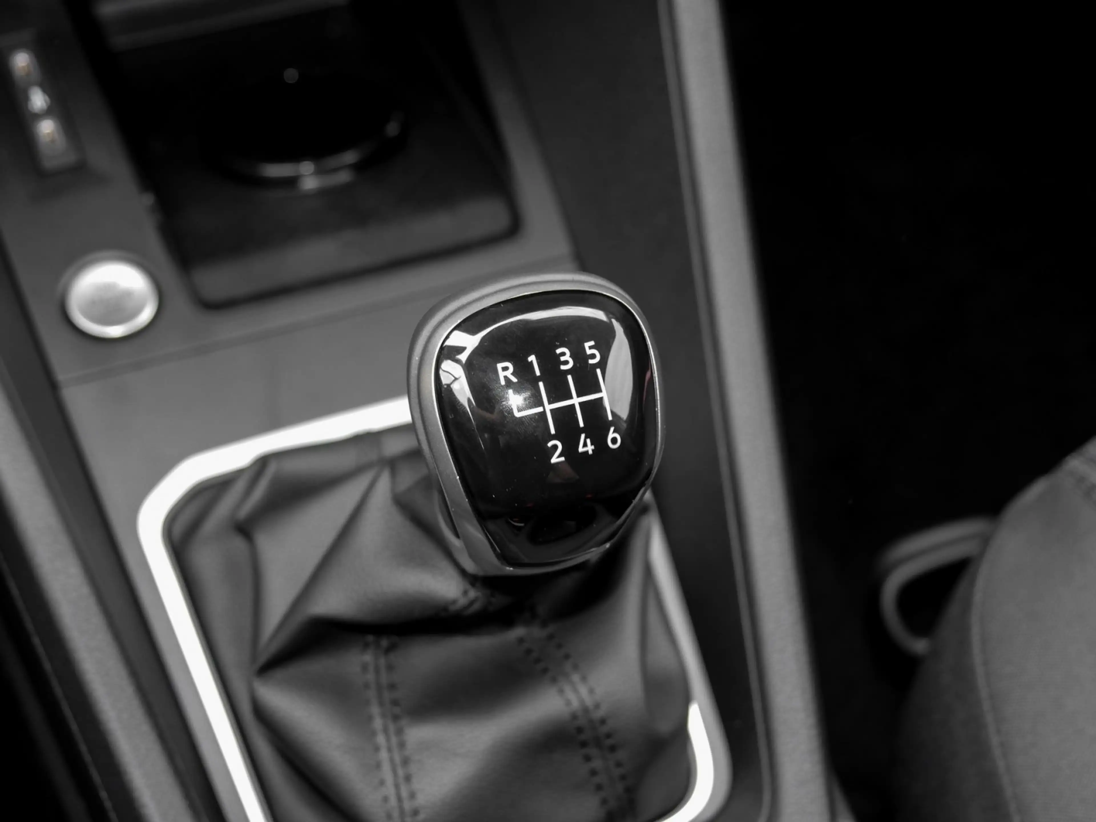 Volkswagen Caddy Cargo neues Modell 1.5 TSI LED App-Connect AHK ... — photo 10
