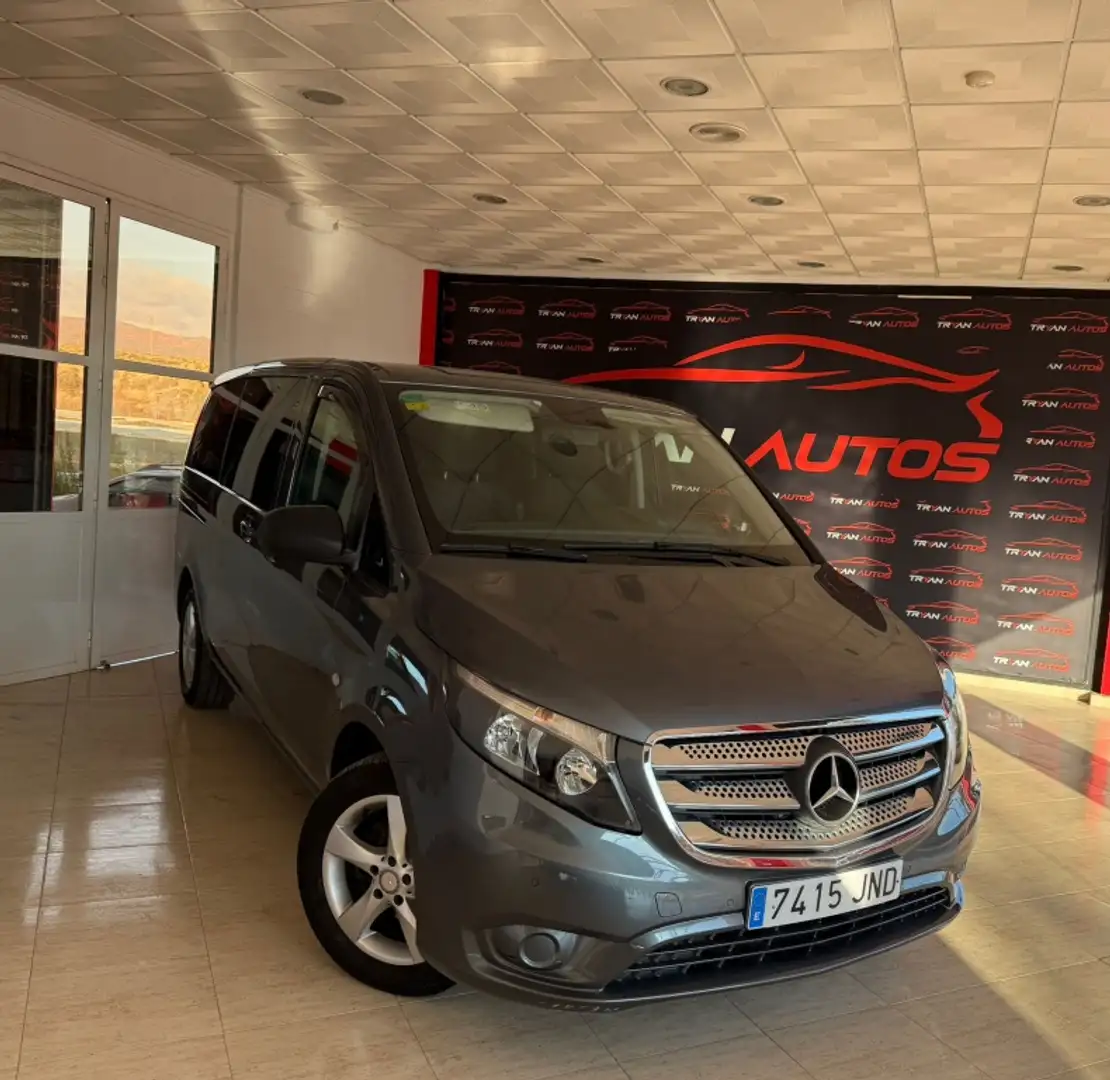 Mercedes-Benz Vito Tourer 114CDI Select Larga Gris - 1