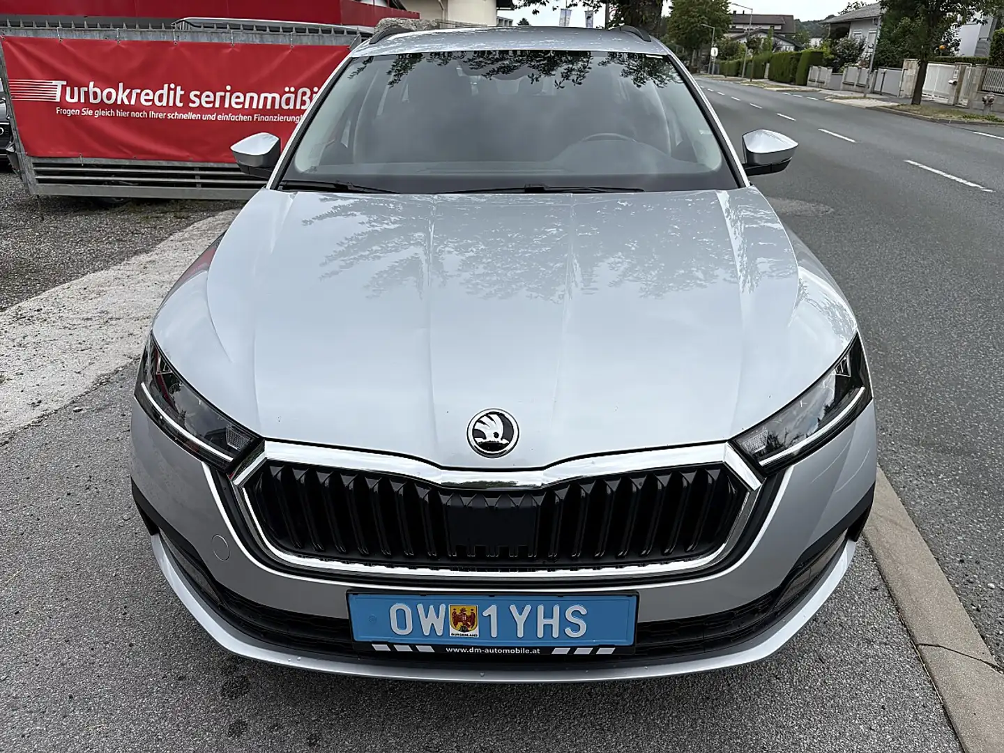 Skoda Octavia Combi 2,0 TDI 4x4 Ambition DSG Silber - 2