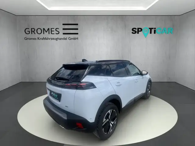 Peugeot 2008 view 3