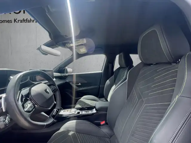 Peugeot 2008 view 9