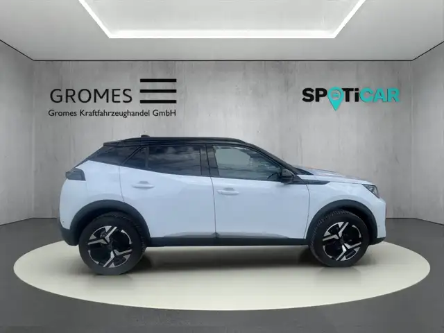 Peugeot 2008 view 2