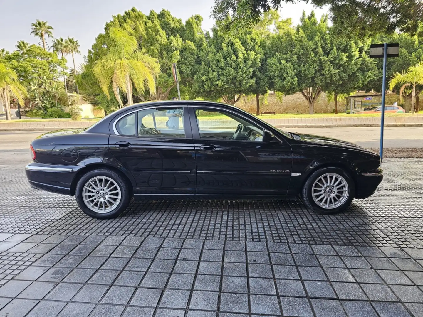Jaguar X-Type 2.2D Executive Gris - 1