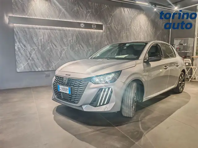 Peugeot 208 view 2