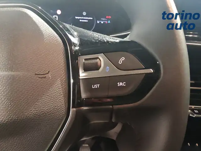 Peugeot 208 view 16