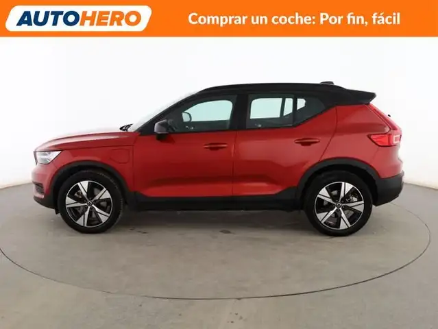 Volvo XC40 view 3