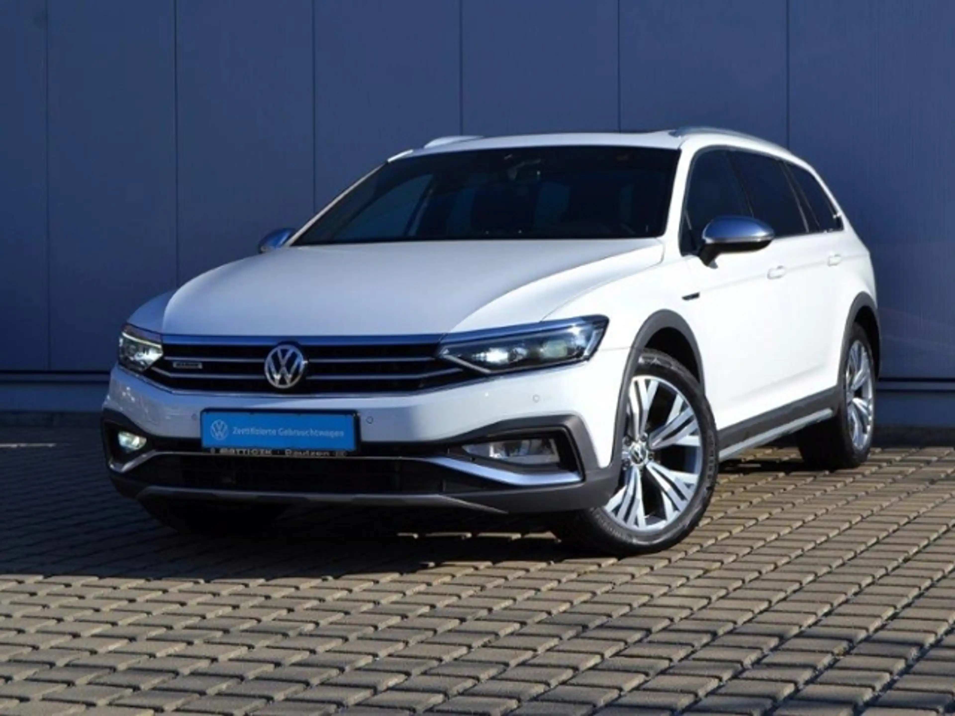 Volkswagen Passat Alltrack 2.0 TDI 190 PS 4Motion DSG AHK/MATRIX/18-ZOLL/PAN — photo 3