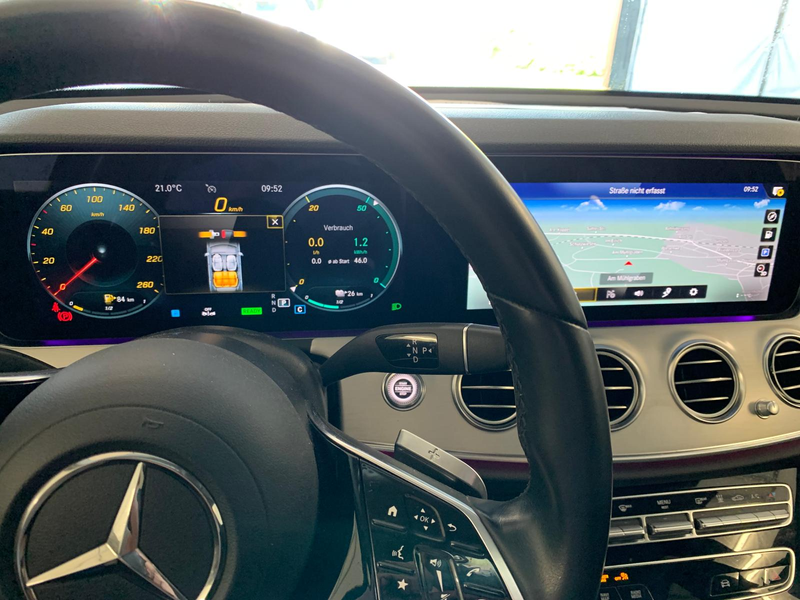 Mercedes-Benz E 300 e Avantgarde Burmester Kamera Widescreen — photo 12