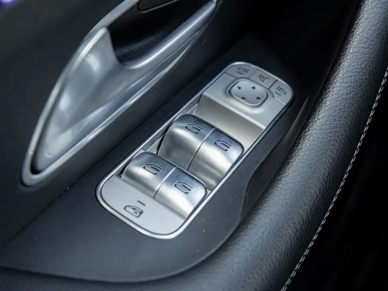 Mercedes-Benz GLS снимка Mercedes-Benz GLS