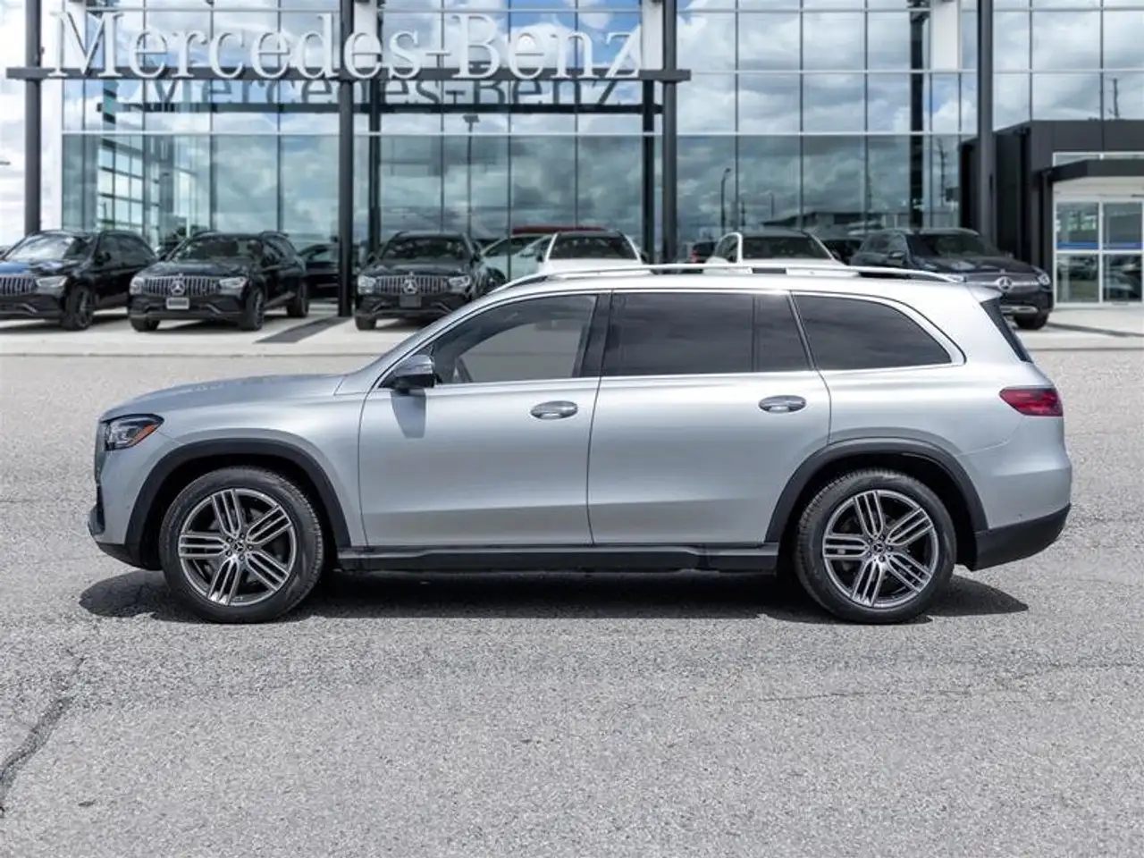 Mercedes-Benz GLS снимка Mercedes-Benz GLS