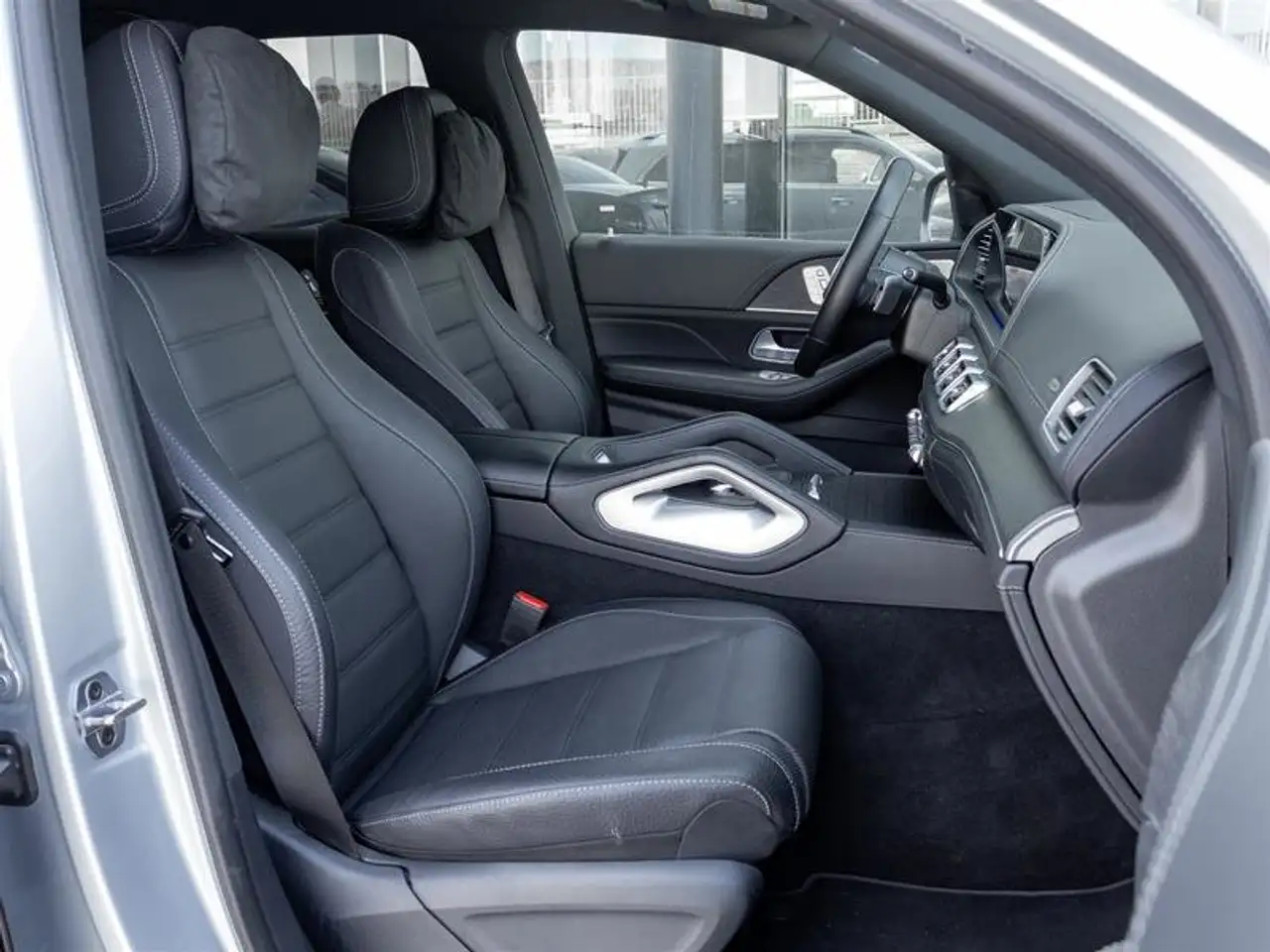 Mercedes-Benz GLS снимка Mercedes-Benz GLS