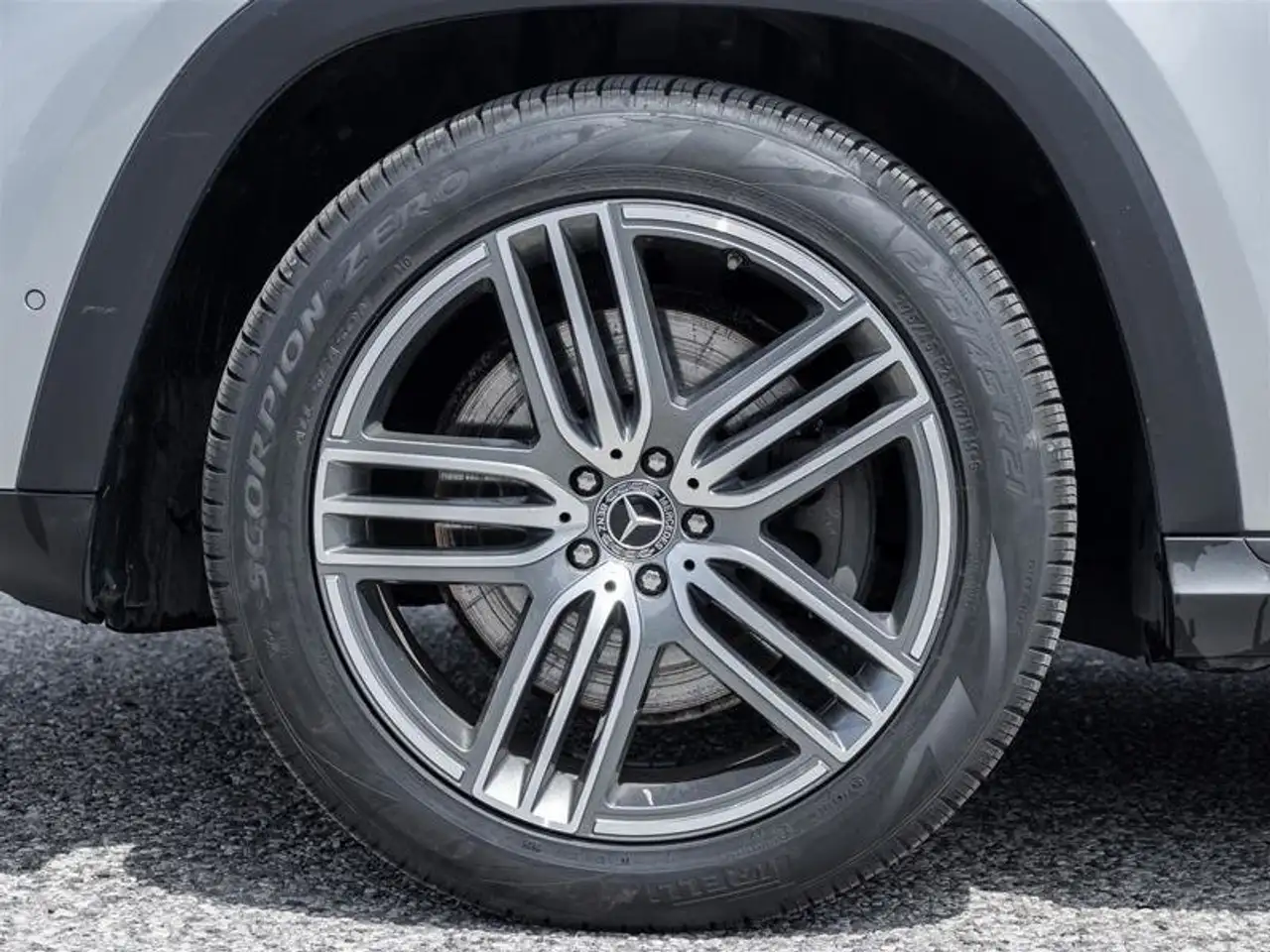 Mercedes-Benz GLS снимка Mercedes-Benz GLS